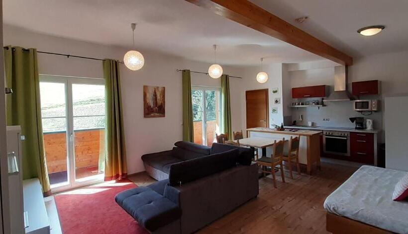 带1个卧室的顶楼公寓, Gasthof Klug Zum Ehrensepp