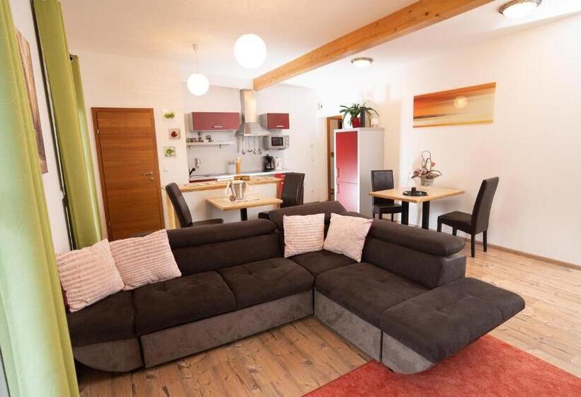 带1个卧室的顶楼公寓, Gasthof Klug Zum Ehrensepp