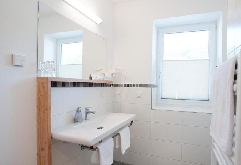 חדר ביזנס, Vösenhuber