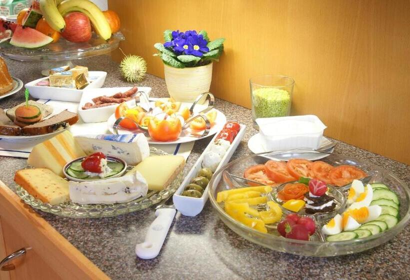 غرفة قياسية مزوَّدة بشُرفة, Gästehaus Donautal