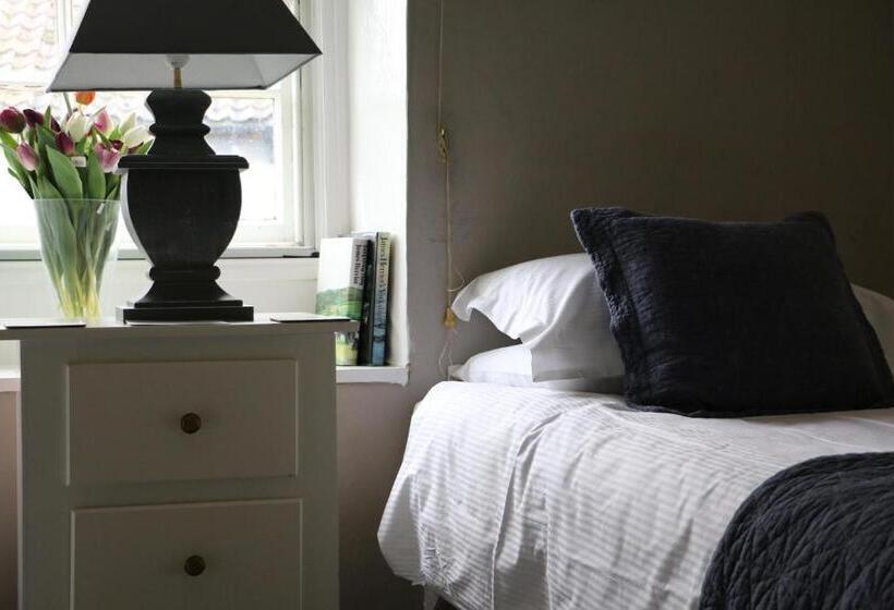 غرفة قياسية, Rumah Home B&b