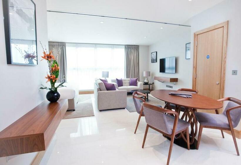 スタンダードスタジオ, Sanctum Belsize Road