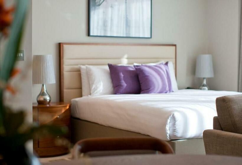 スタンダードスタジオ, Sanctum Belsize Road