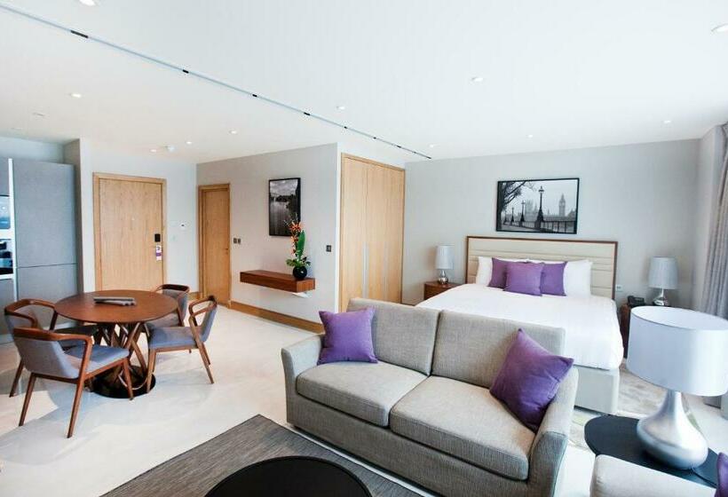 スタンダードスタジオ, Sanctum Belsize Road