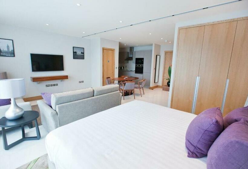 スタンダードスタジオ, Sanctum Belsize Road