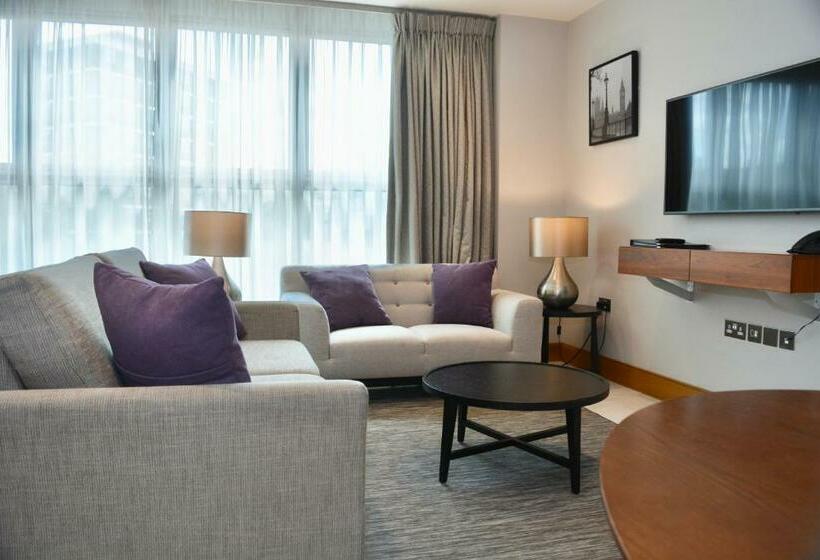 スタンダードスタジオ, Sanctum Belsize Road