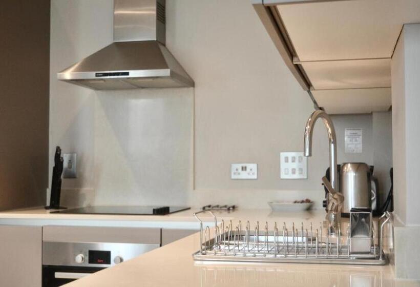 2ベッドルームデラックスアパートメント, Sanctum Belsize Road