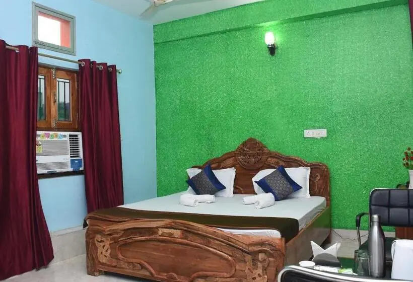 Chambre Deluxe, Anand Lok