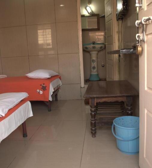 חדר דלוקס, Mourya Deluxe A/c Lodge