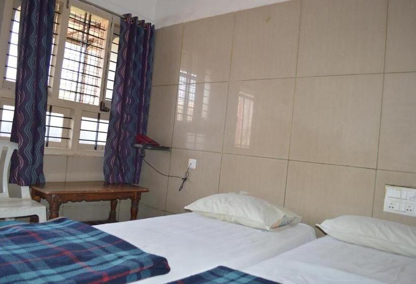 豪华房间, Mourya Deluxe A/c Lodge