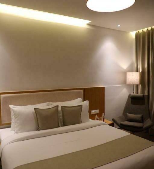 标准间, The Fern Residency Morbi