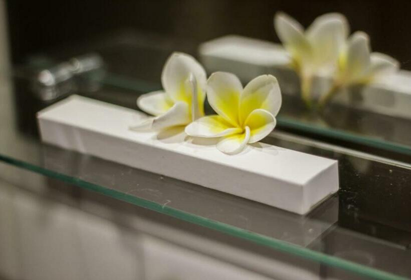 بنجلو قياسى مطلّ علي الحديقة, Puri Lumbung Village