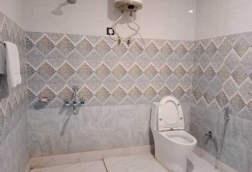 디럭스 룸, Friends Club Resort & Restaurant