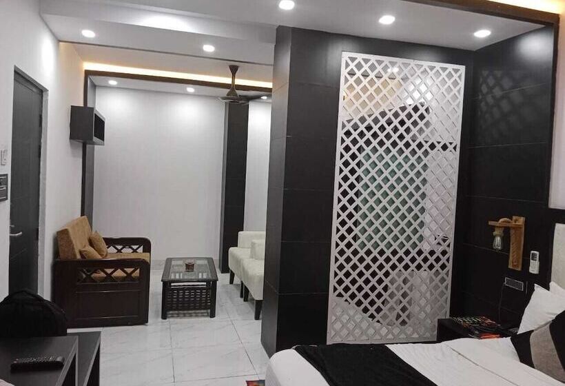 디럭스 룸, Friends Club Resort & Restaurant