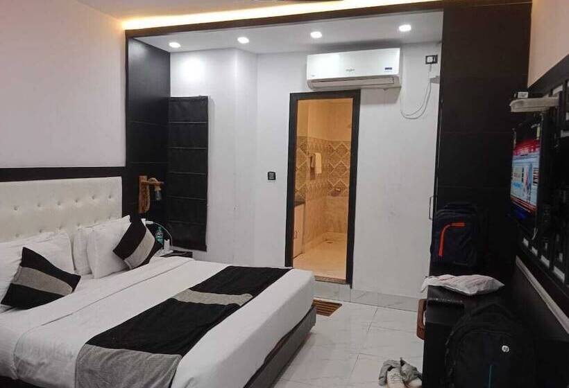 디럭스 룸, Friends Club Resort & Restaurant