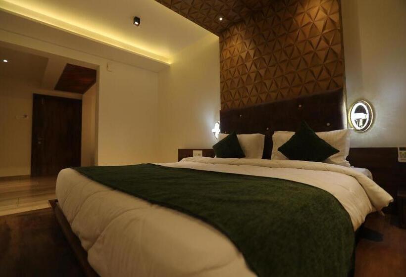 带大床的套房, Neptune Inn