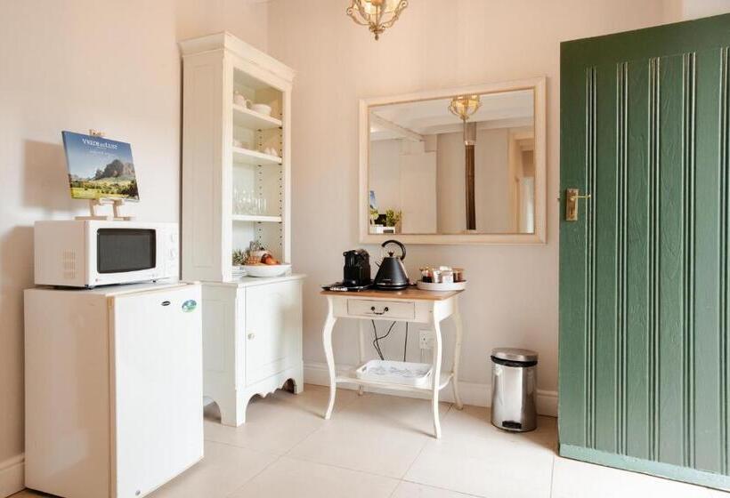 جناح مزود بتراس, Vrede En Lust Estate