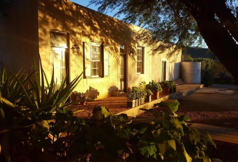 Номер Стандарт Вид на Бассейн, Klaarstroom Guest House