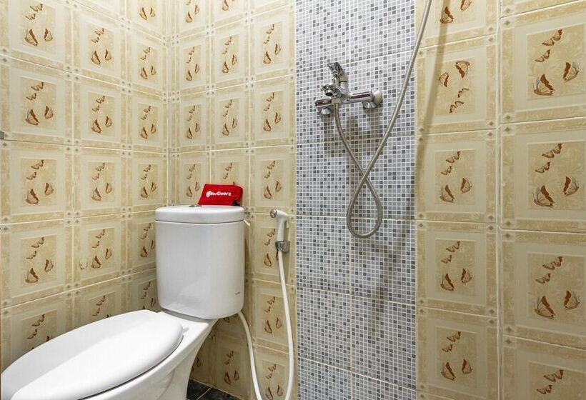 Номер Стандарт, Reddoorz Plus @ Gunungsari Surabaya