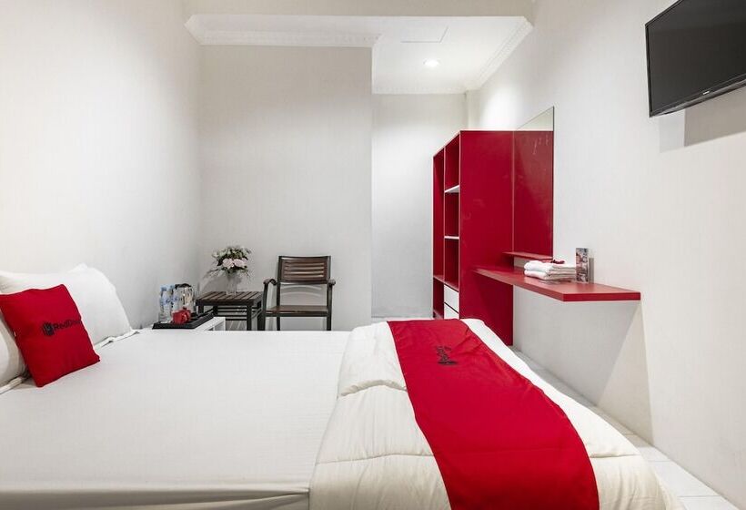 Номер Стандарт, Reddoorz Plus @ Gunungsari Surabaya