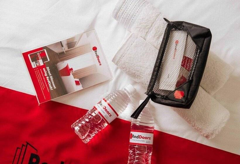 غرفة عائلية, Reddoorz Plus @ Gunungsari Surabaya