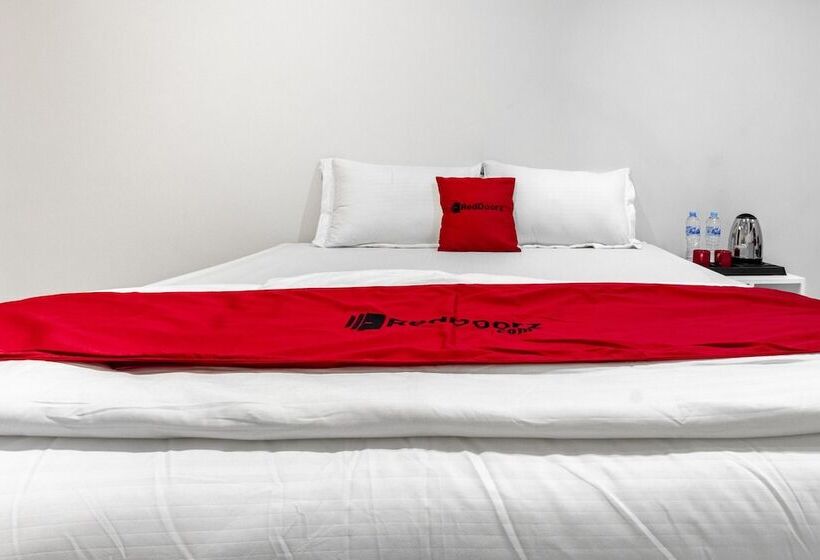 Семейный Номер, Reddoorz Plus @ Gunungsari Surabaya