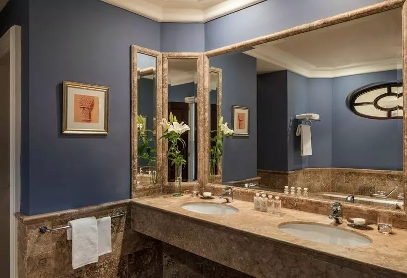 اتاق لوکس با تراس, Anantara Villa Padierna Palace Benahavís Marbella Resort   A Leading Hotel Of The World