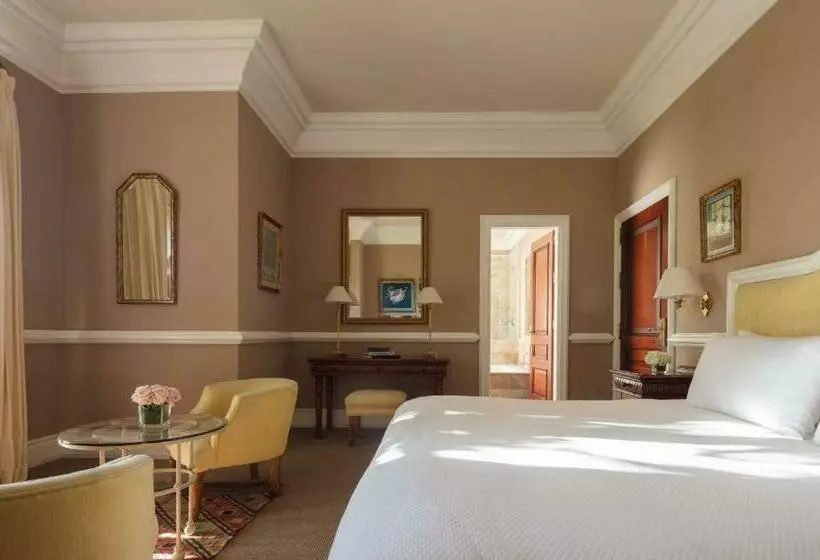 اتاق خانوادگی تودرتو, Anantara Villa Padierna Palace Benahavís Marbella Resort   A Leading Hotel Of The World
