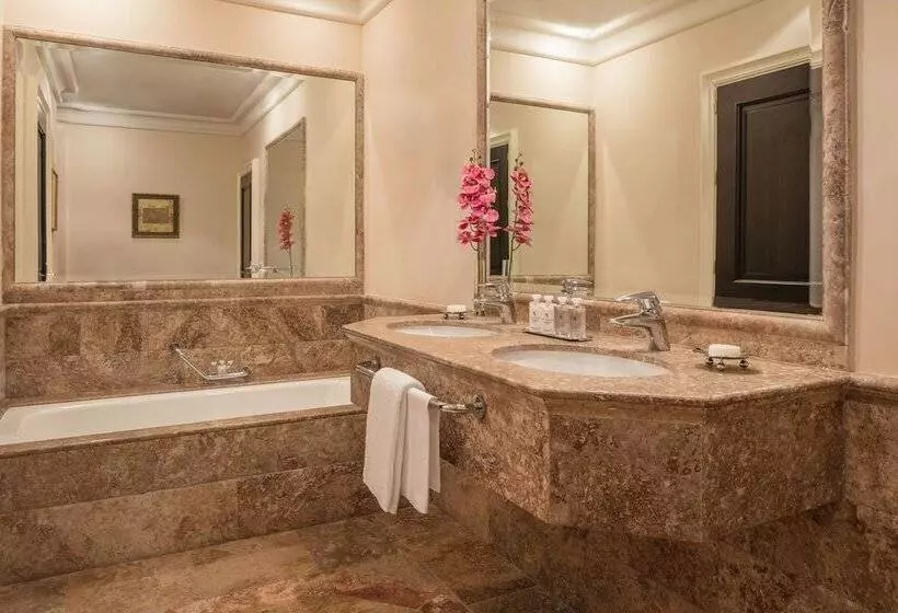 اتاق خانوادگی تودرتو, Anantara Villa Padierna Palace Benahavís Marbella Resort   A Leading Hotel Of The World