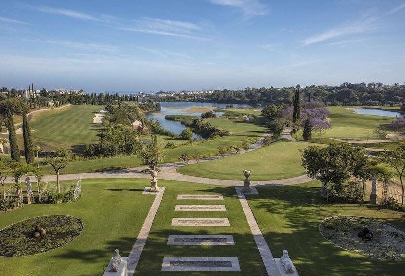 湖の見えるジュニアスイート, Anantara Villa Padierna Palace Benahavís Marbella Resort   A Leading Hotel Of The World