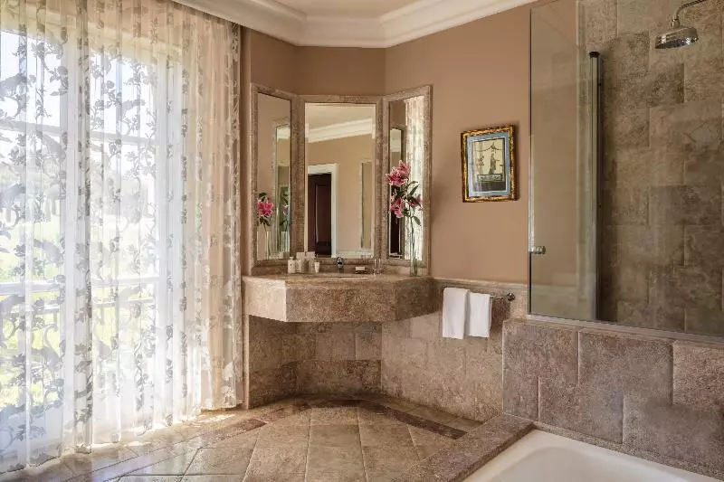 اتاق لوکس با تراس, Anantara Villa Padierna Palace Benahavís Marbella Resort   A Leading Hotel Of The World