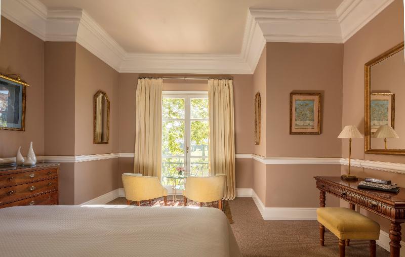 带露台的豪华间, Anantara Villa Padierna Palace Benahavís Marbella Resort   A Leading Hotel Of The World