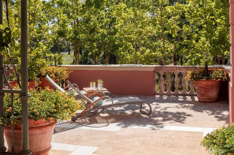 带露台的套间, Anantara Villa Padierna Palace Benahavís Marbella Resort   A Leading Hotel Of The World