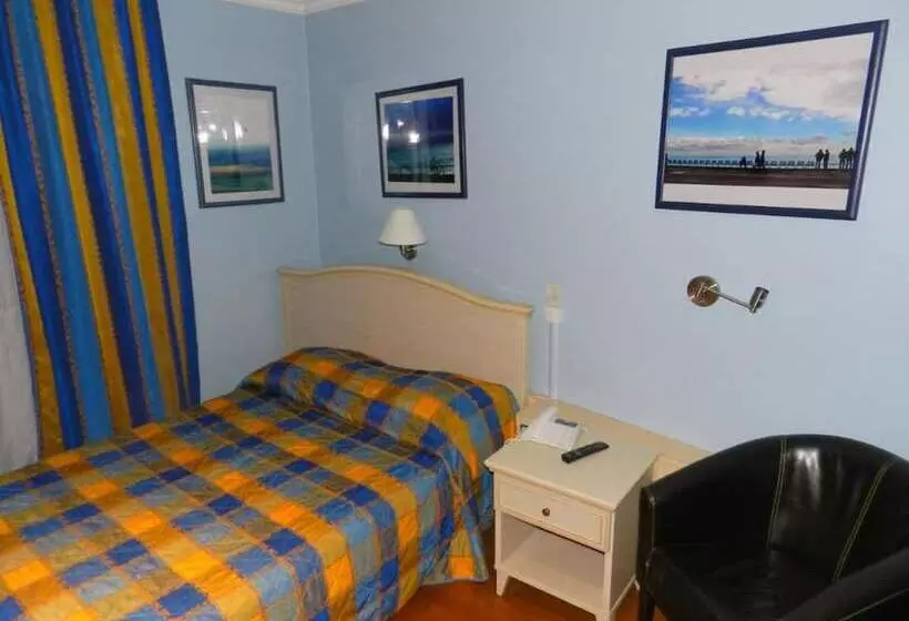 اتاق استاندارد سه نفره, Antares Hostel