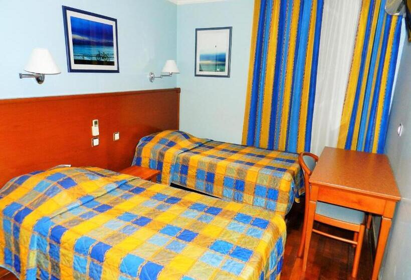 スタンダードトリプルルーム, Antares Hostel