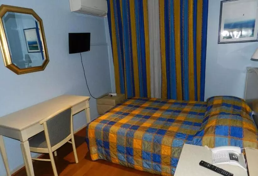اتاق کلاسیک یک تخته, Antares Hostel