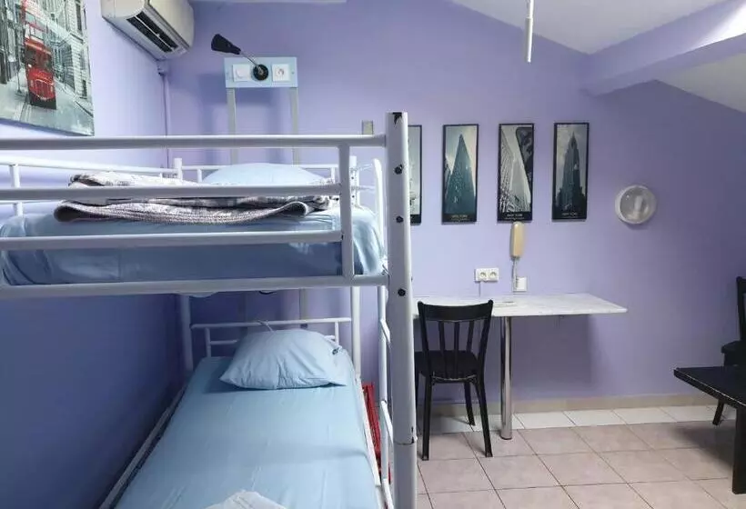 تختخواب در اتاق مشترک, Antares Hostel