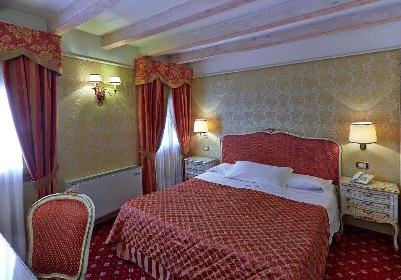 Superior Oda, Antiche Figure