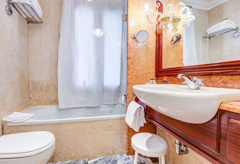 Standart Oda, Antiche Figure