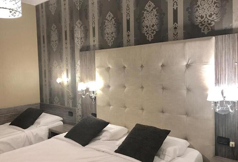 اتاق استاندارد سه نفره, Canova