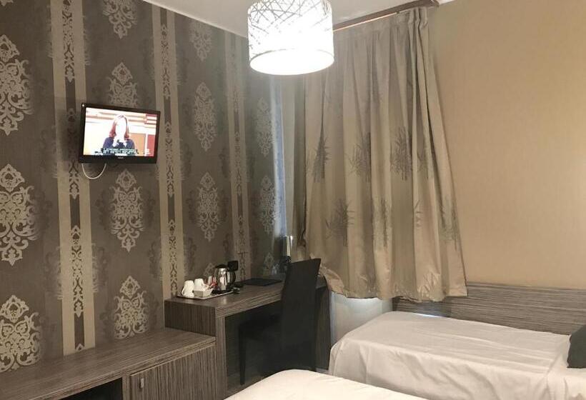 اتاق استاندارد سه نفره, Canova