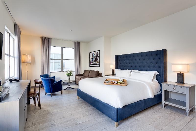 חדר דחוקס עם מיטת קינג, Clinton Hotel South Beach