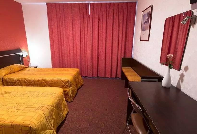 Standard Neljän Hengen Huone, Hôtel Albion