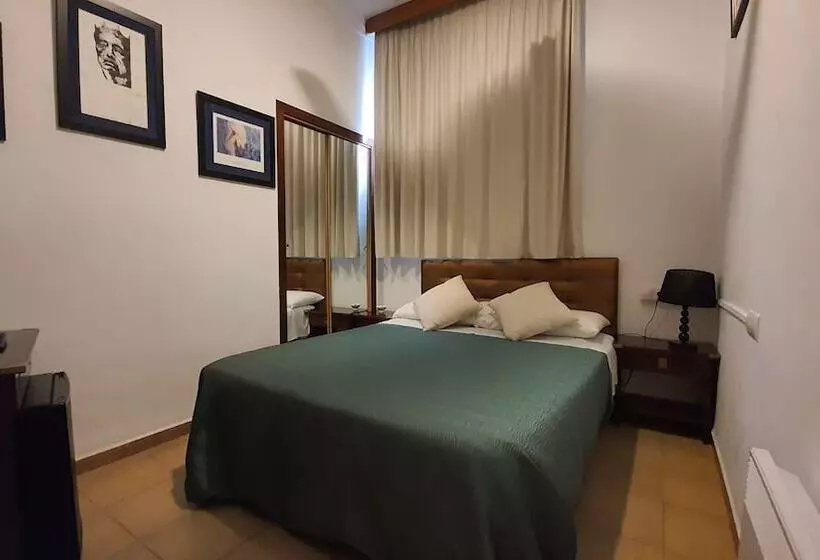Standard Kolmen Hengen Huone, La Residencia