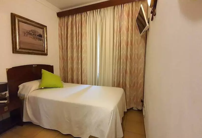 Standard Kolmen Hengen Huone, La Residencia