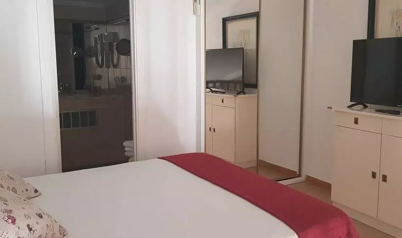 Duplex-sviitti, La Residencia