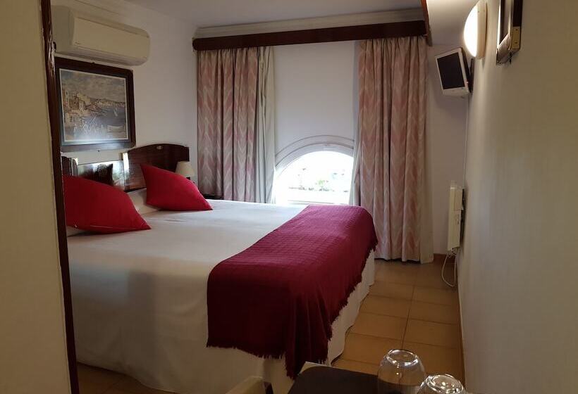 חדר אקונומי, La Residencia