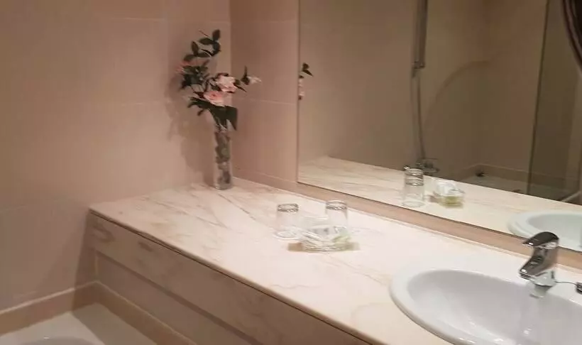 Duplex-sviitti, La Residencia