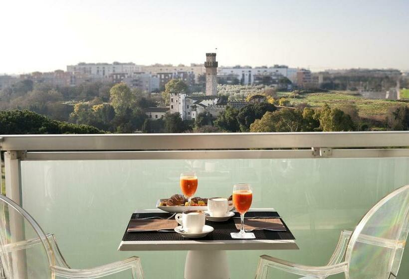 Pokój Trzyosobowy Standard z Balkonem, Occidental Aran Park