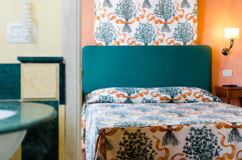 标准三人间, Vecchio Borgo